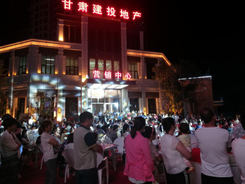 張掖絲路金街燒烤啤酒廣場(chǎng)開(kāi)幕